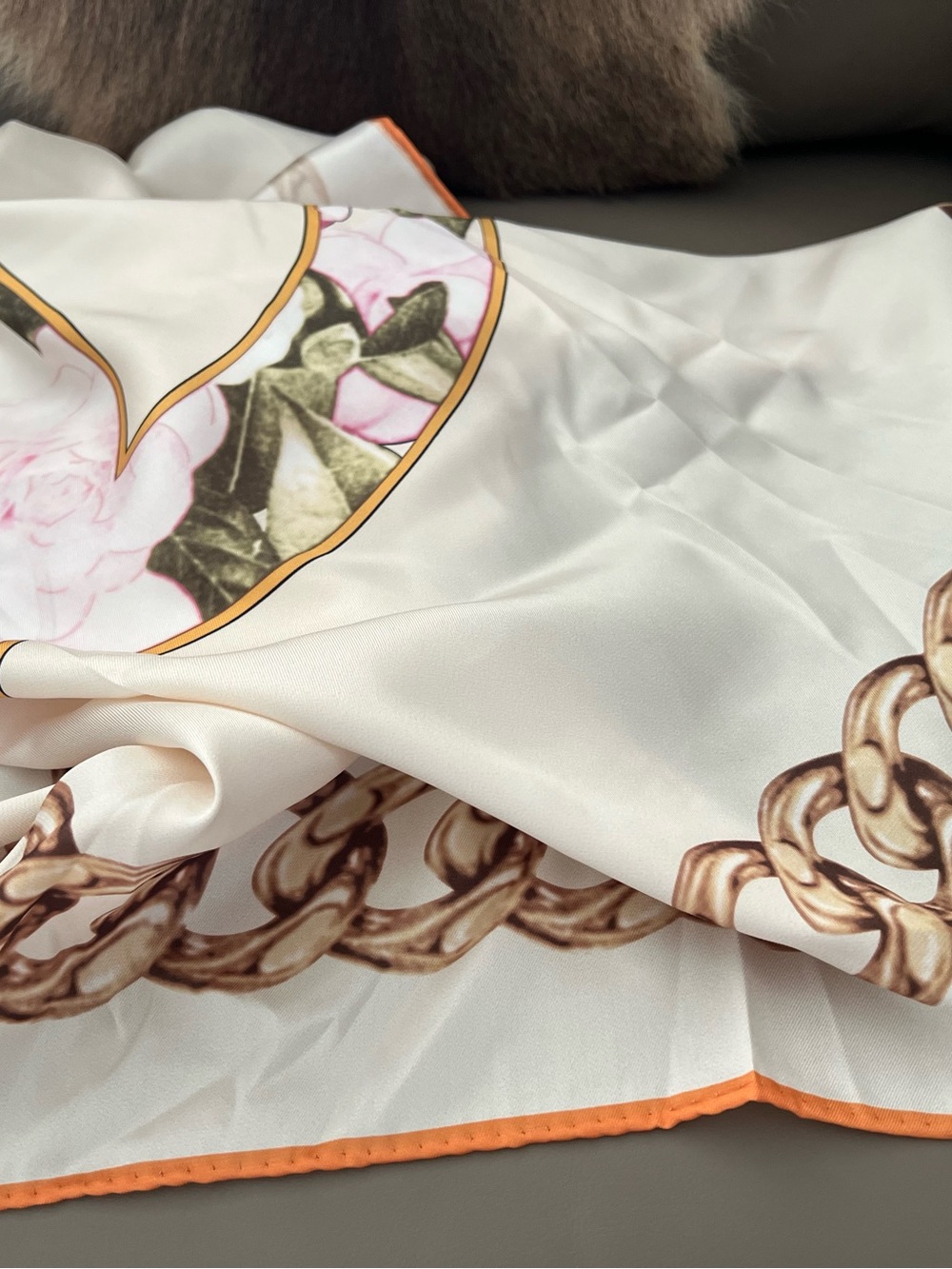 Silk Chain & Floral Print Scarf Cream Pink Gold 34” Square - Picture 4 of 8